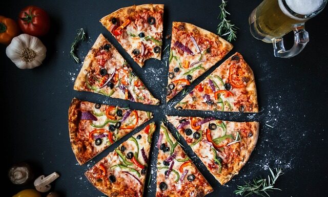 Ile kosztuje pizza we Włoszech 2023?
