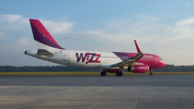 Czy Wizzair lata do Edynburga?